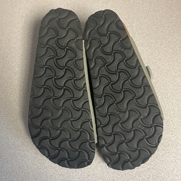 Women’s Birkenstock Arizona sandals - Picture 4 of 7